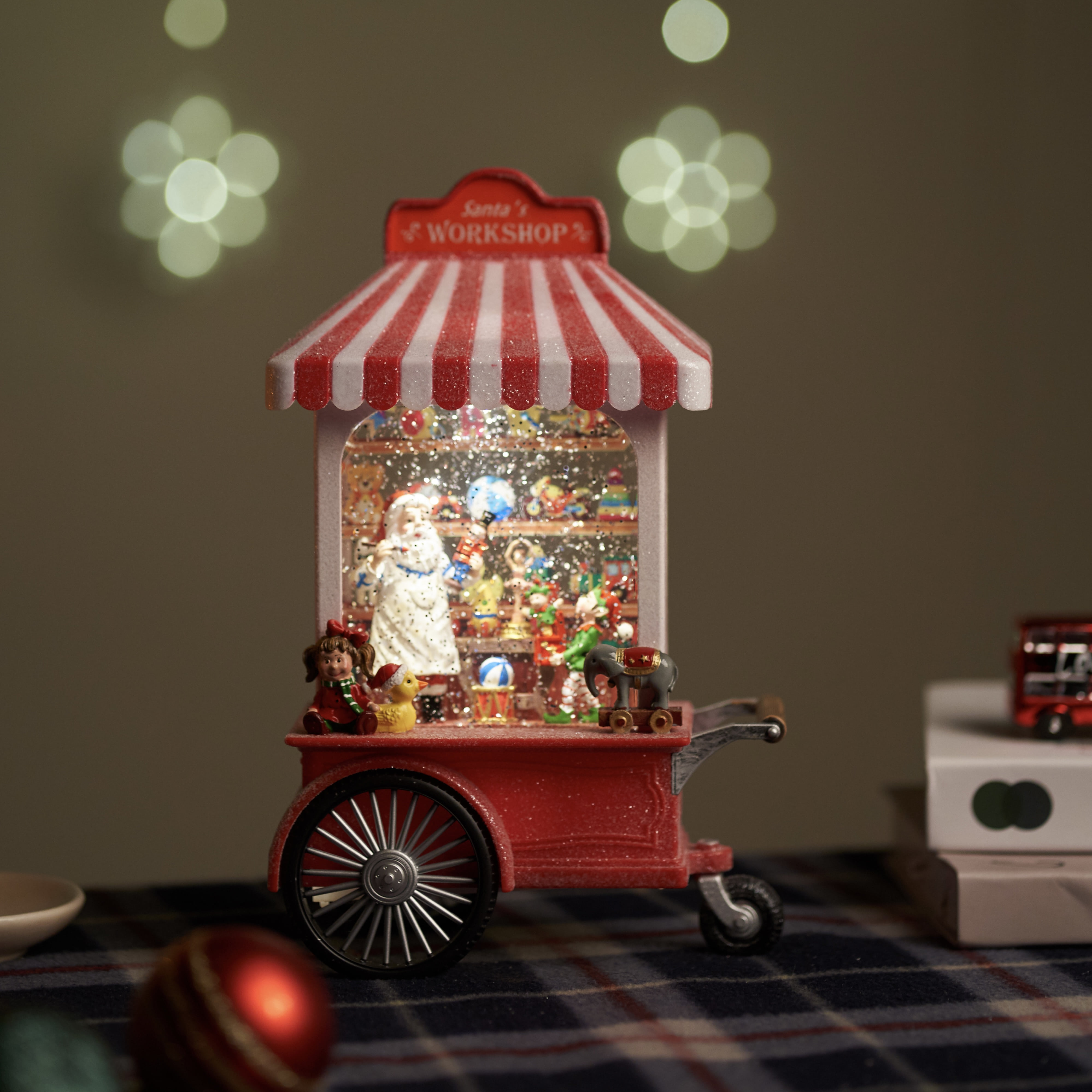 크리스마스 산타 워크샵 장난감가게 오르골 워터볼 LED 조명 인테리어소품 선물